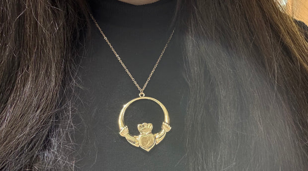 Large Claddagh pendant (gold plated)