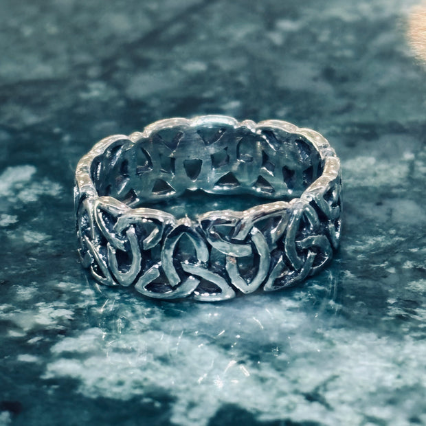 Sterling Silver Trinity Knot Band (ring)