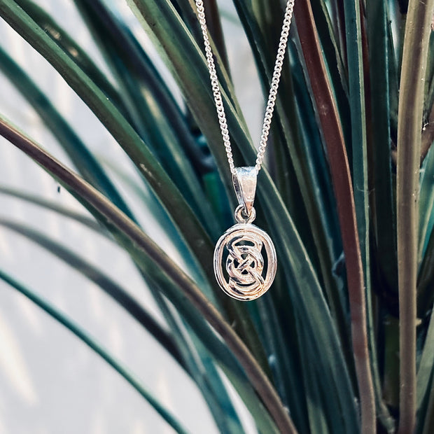 Sterling Silver Celtic Knotwork (Oval)