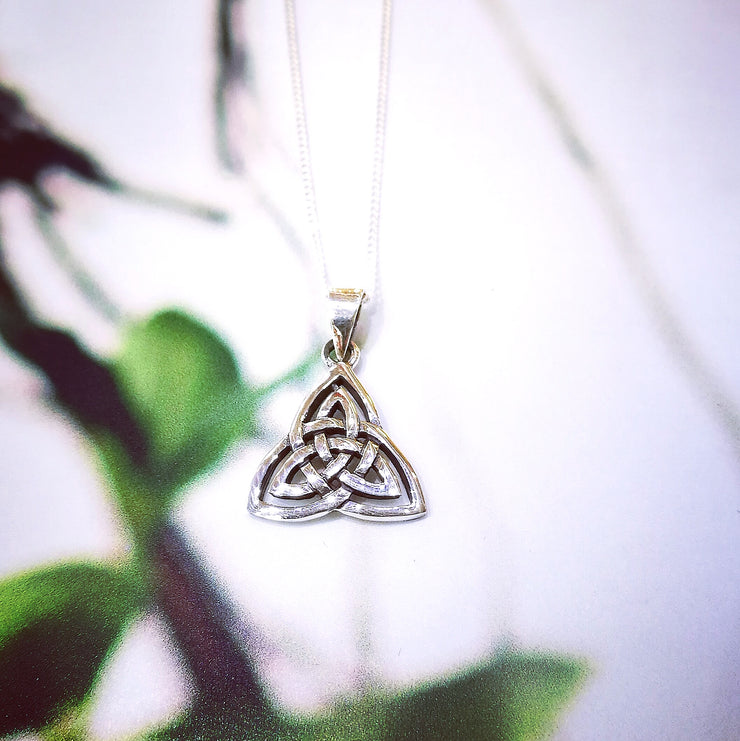 Sterling Silver Curved Trinity Knot Pendant